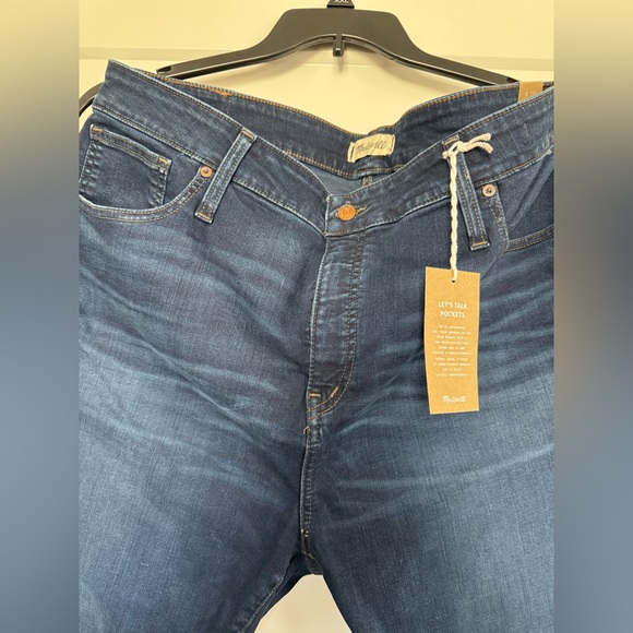 MADEWELL | Petite Curvy High-Rise Skinny Jeans - Picture 4 of 10